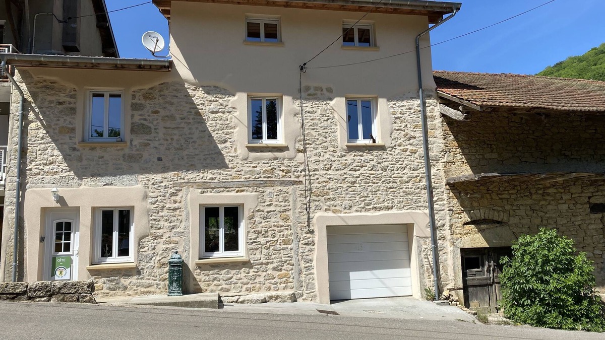 Saint-Rambert-en-Bugey House | Complete house 150m² 4 Bedrooms including a 60m² suite with private bathroom