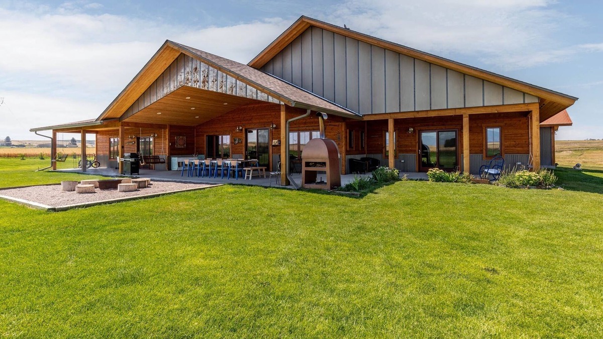 Amsterdam Other | Complete privacy! Gameroom, Sauna, Cold Plunge, B-ball, Campfire, & Yard Games.