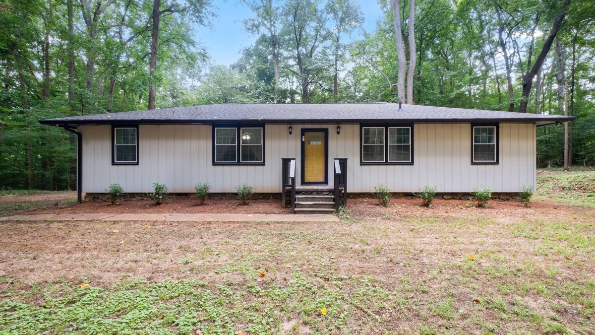 Panthersville House | Complete Privacy! nnExperience a private & sizable location in Decatur !