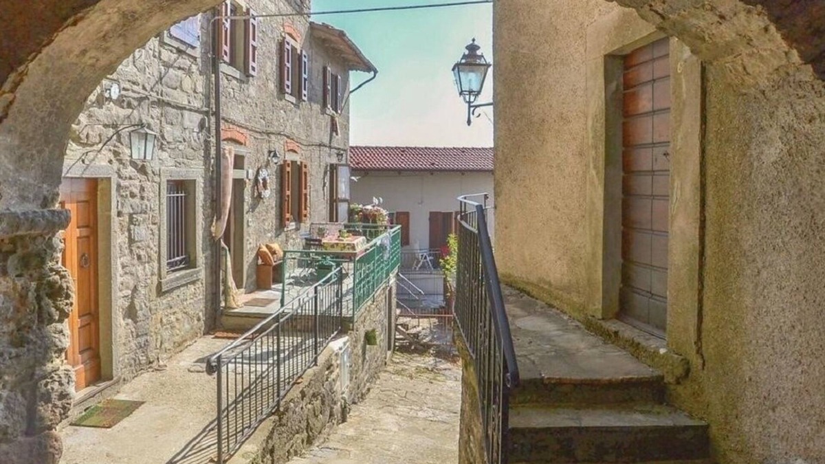 Chiusi della Verna House | COMPLETELY RENOVATED VINTAGE HOUSE