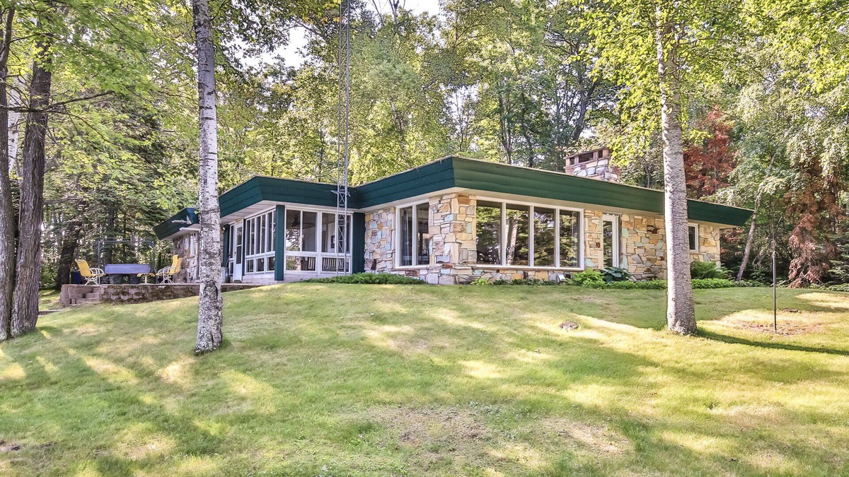 Boulder Junction House | Completely remodeled Lakefront home at the end of a peninsula