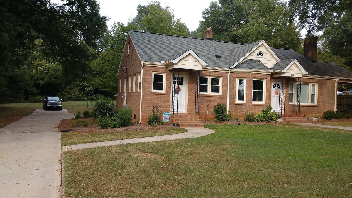 Mooresville House | Completely renovated single family home with new furnishings.