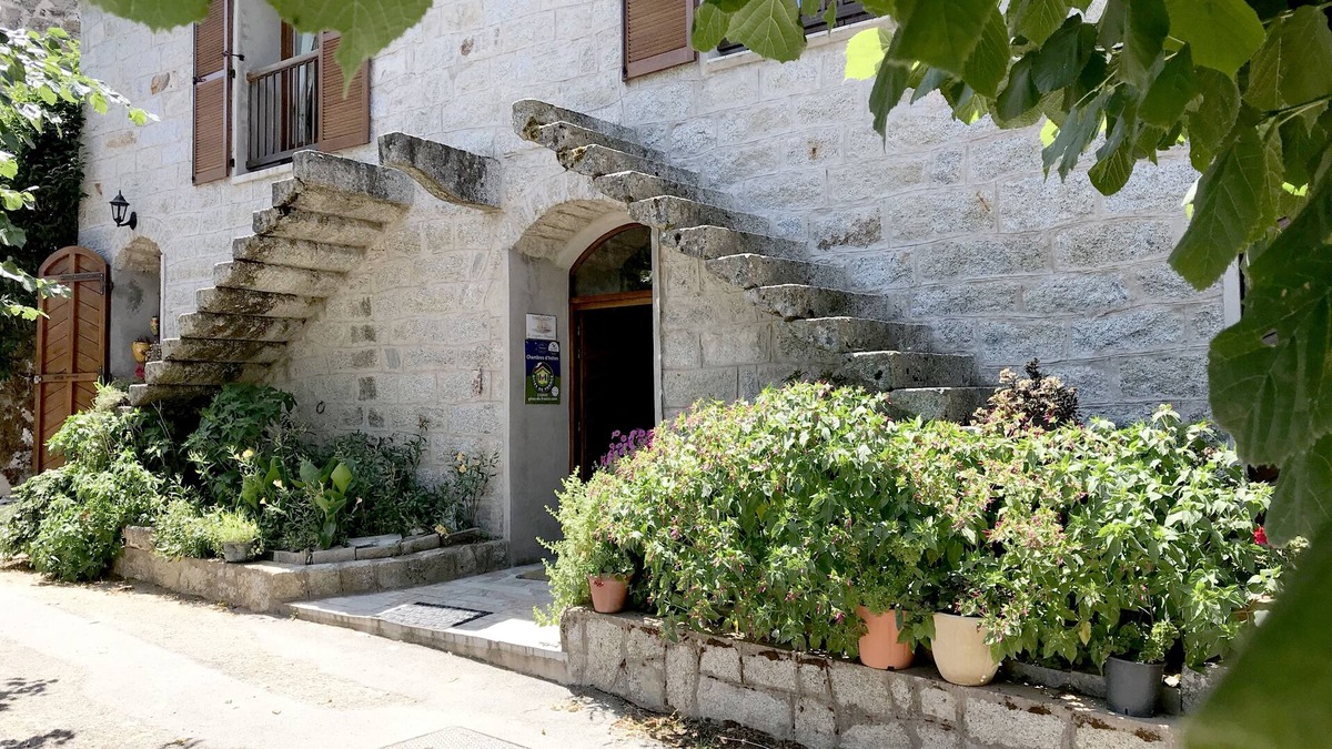 Levie House | Completely renovated former oil mill in the heart of the Alta Rocca.