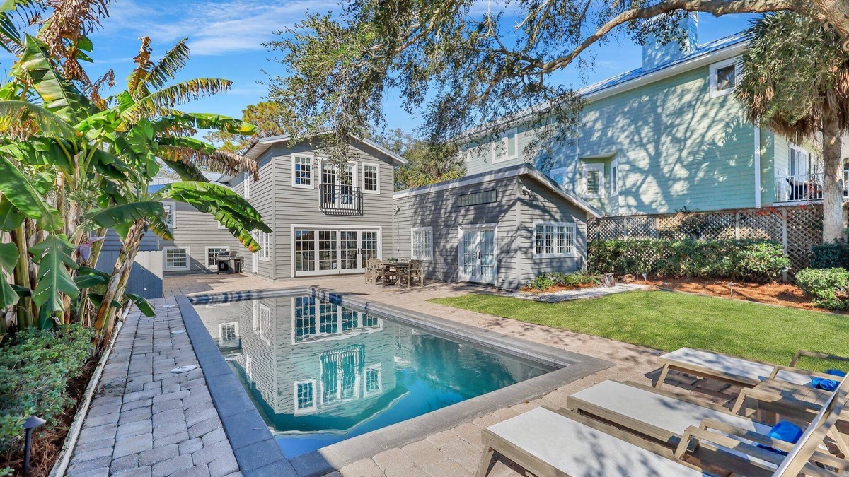 East Beach House | Completely Renovated Ocean Front Home! Easy Walk To BEACH | Heated Pool | Sleeps 12