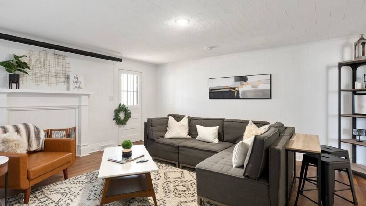 Concord House | Concord Gem, entire home, pets are welcome!