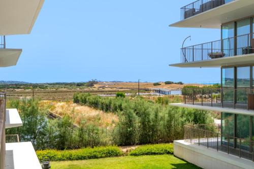 Armacao de Pera Apartment | Cond Bayline - Garoupa - SPA - Beach - POOL - Parking - BY BEDZY