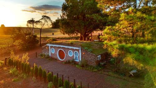 Condor House | Condado do Cipreste - Pousada Temática Hobbit