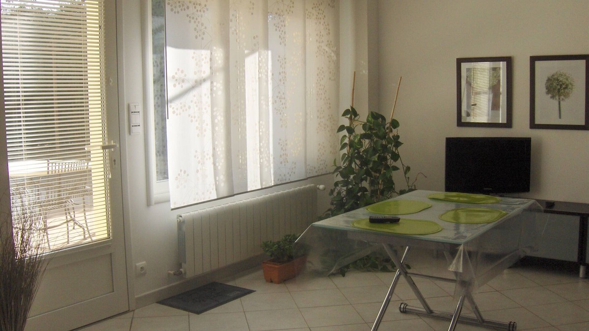 Pujaut Apartment | Conditioned apartment excellent condition (58m²) Pujaut (30) 8km from Avignon