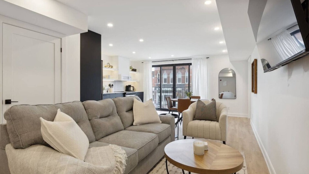 Collingwood Condo | Condo for 4 Overlooking Downtown Collingwood