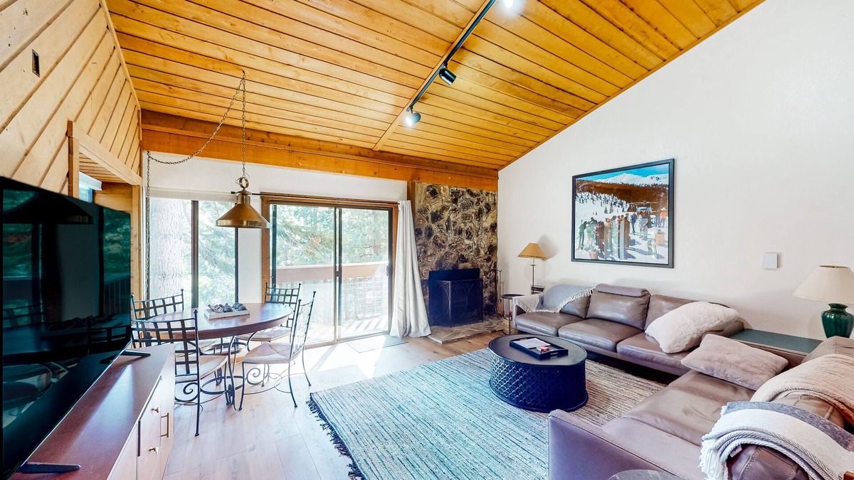 Lakeshore Condo | Condo near lake & skiing with on-site pool, hot tub, & sauna