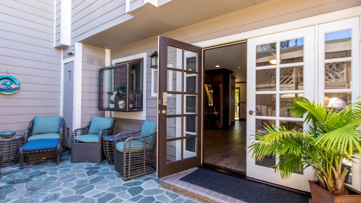 Westside Costa Mesa Condo | Condo on 40 acres of Nature near the beach! Holidays still available