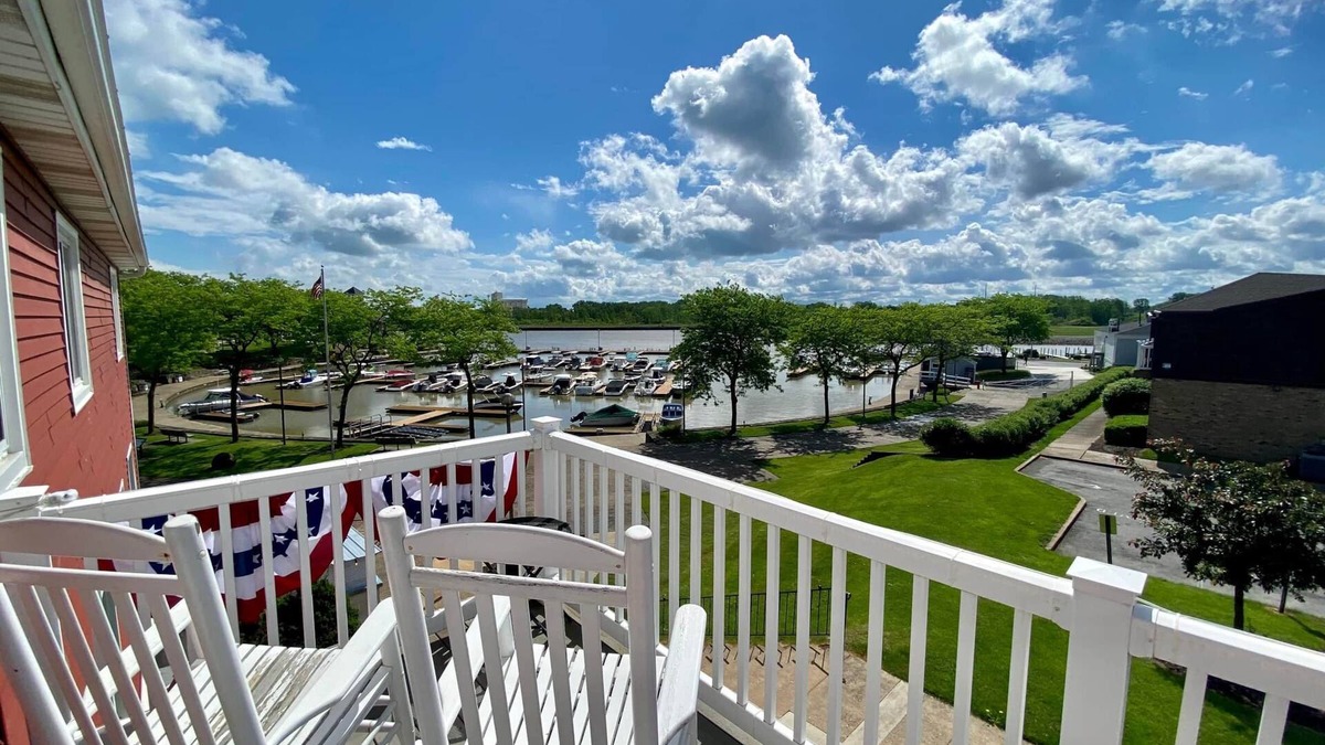 Huron Apartment | Condo Overlooking the Marina!