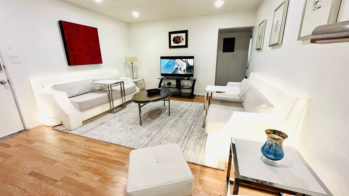 Beverly Green Condo | Condo,Sale,Strip,3BR,Pool,LasVegas,LVCCwalk,bestSpot,CES26,sale,SemaShow,