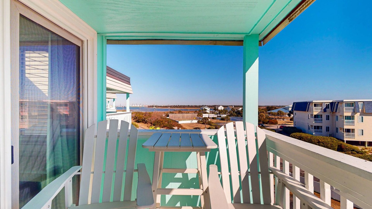 Sea Dreams Condo | Condo with on-site beach access, pools, grill/picnic areas, & private balcony