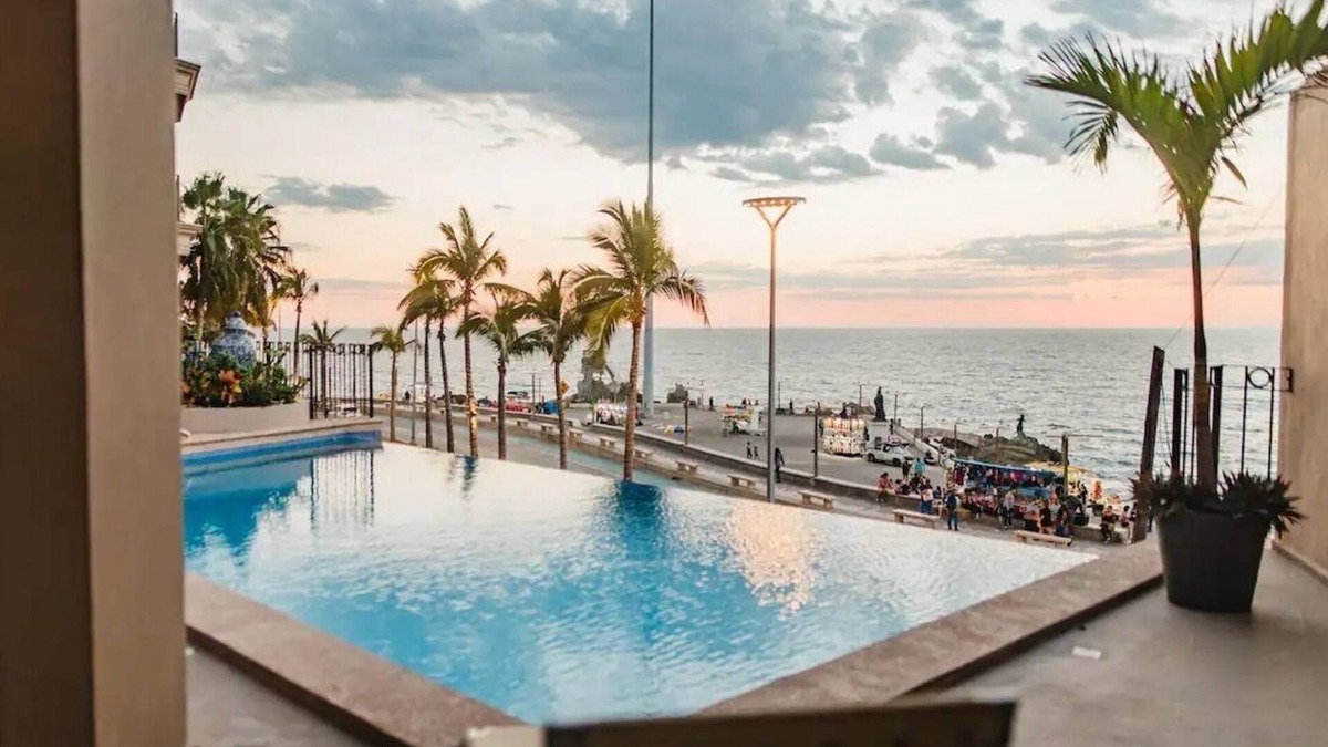 Balcones de Loma Linda Hotel | Condos Clauss