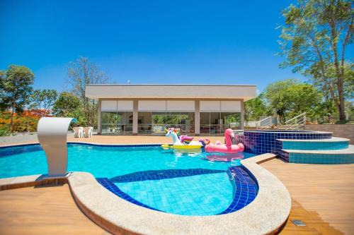 Centro House | Conecte-se com a natureza nesse refúgio encantador