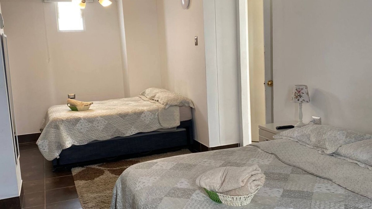 Lima Bed & Breakfast | Confortable Big Bedroom with seaview and Private Bath close to airport .