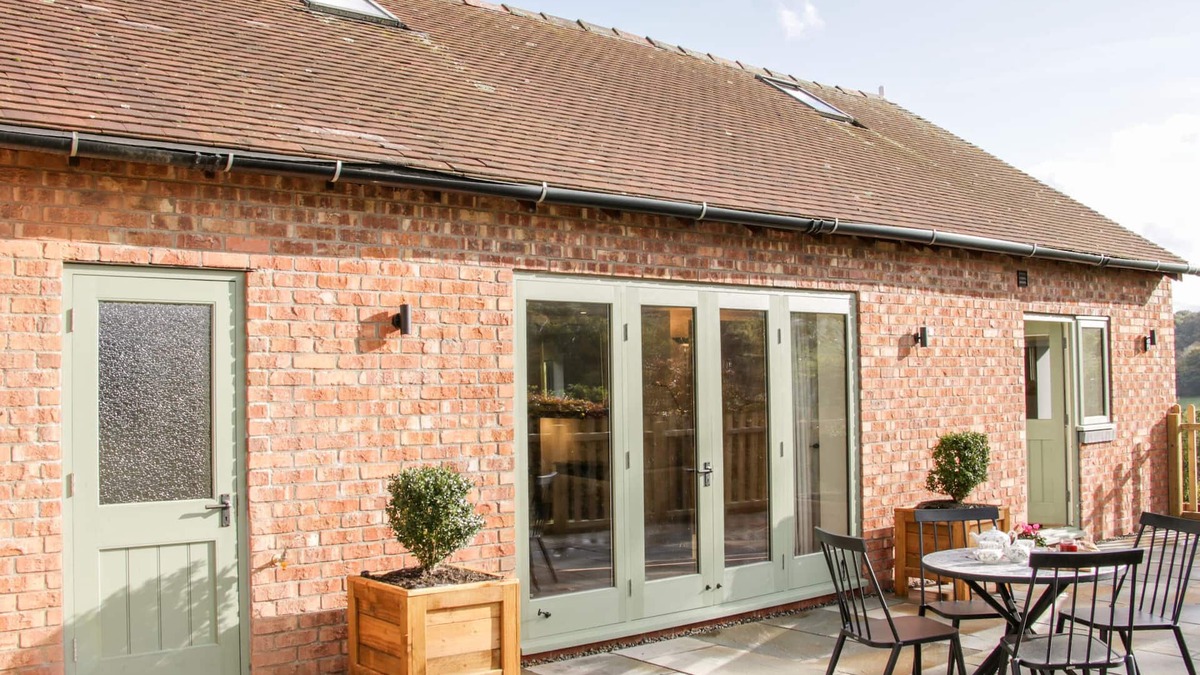 Wall-under-heywood House | CONKERS' COTTAGE, pet friendly, with a garden in Church Stretton