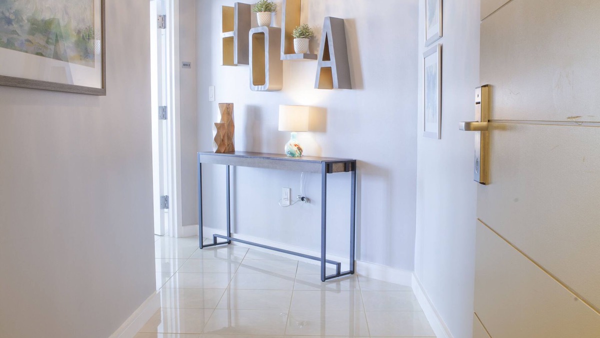 Southwest Coconut Grove Apartment | Connecting Rooms-Coconut Grove 10th Floor- Parking Included