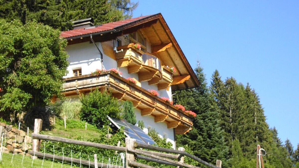 Gaimberg Apartment | Connoisseur’s holiday – let your hair down, far away from the madding crowd