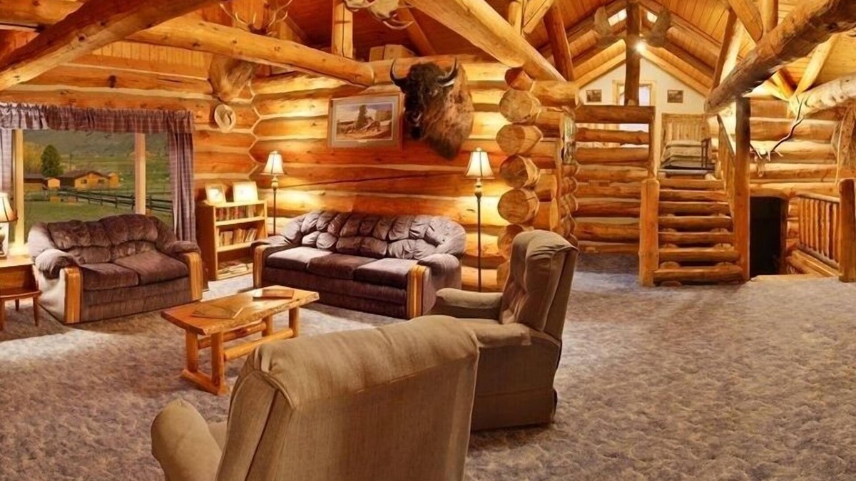 Gardiner Cabin | Considering a Yellowstone destination wedding? We might be just the place!