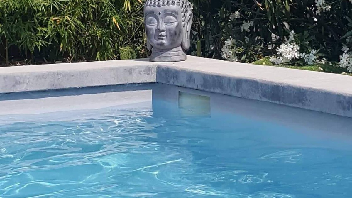 Morieres-les-Avignon Villa | Contemporary villa at the door of the luberon