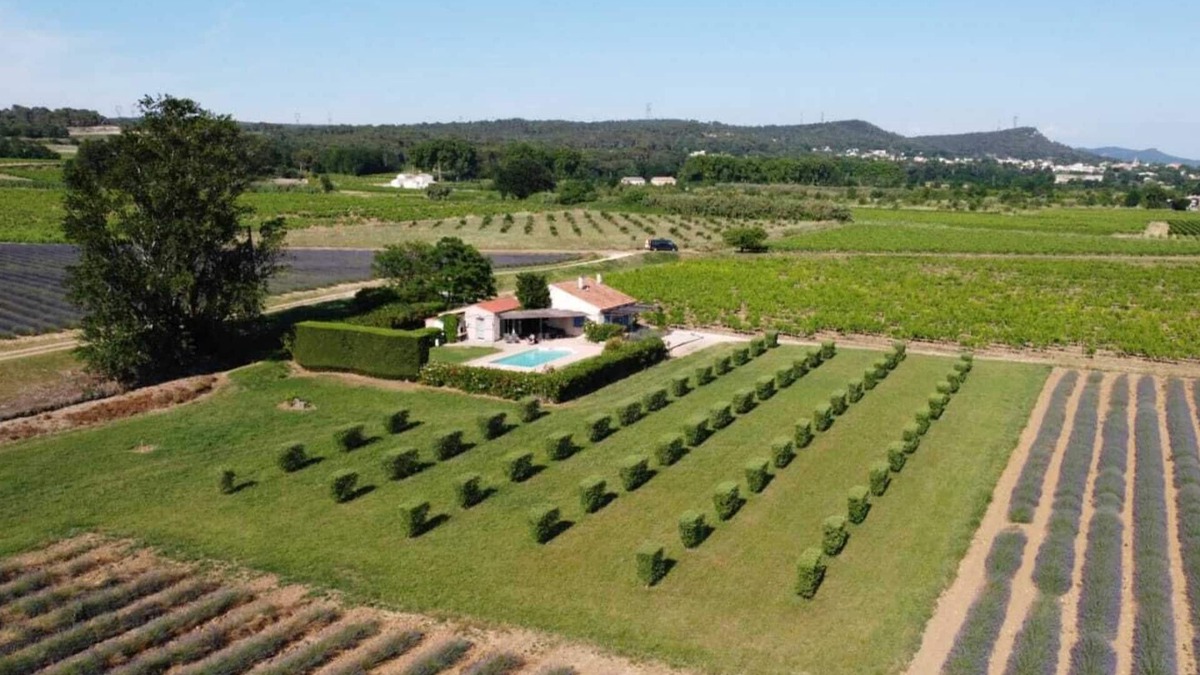 Saint Michel d'Euzet House | Contemporary villa private pool alone in countryside 4 stars