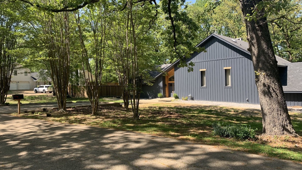 Belden House | Contemporary Charm near Elvis Presley’s Birthplace - Sleeps 12