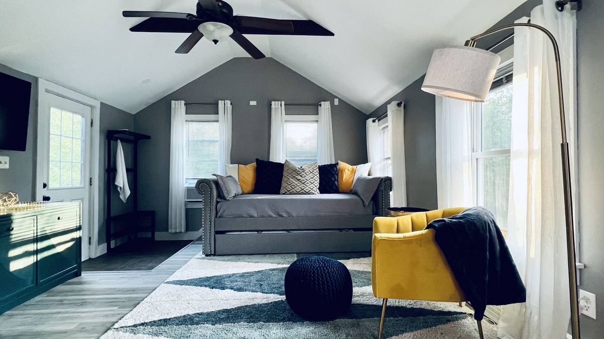 South Kingstown House | Contemporary cottage minutes from the heart of town!