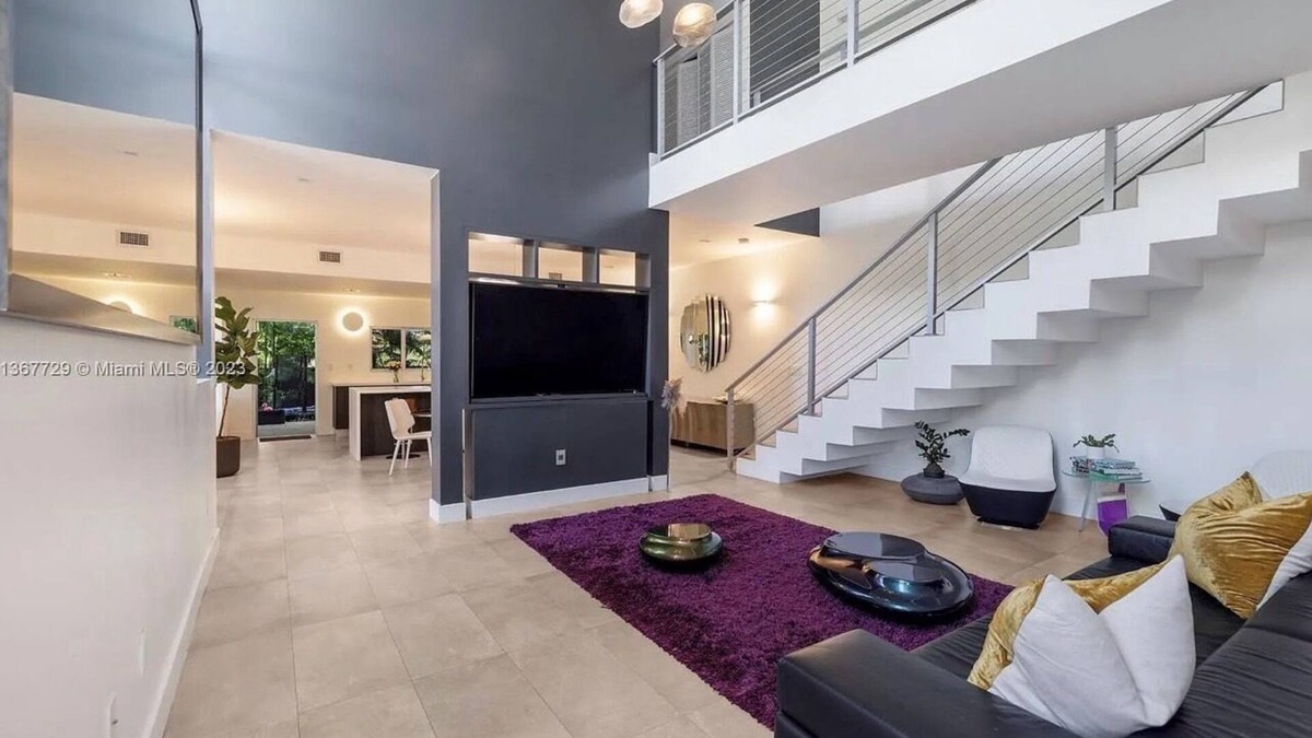 Southwest Coconut Grove House | Contemporary Coconut Grove Oasis