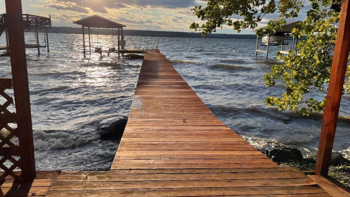Romulus Cottage | Contemporary Cottage on Seneca Lake - NO OWNERS FEES