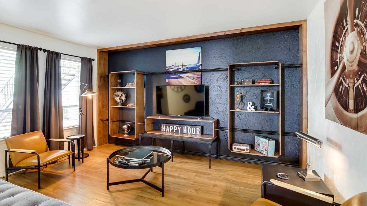 Knox - Henderson Condo | Contemporary Dallas Condo w/Pool Access!