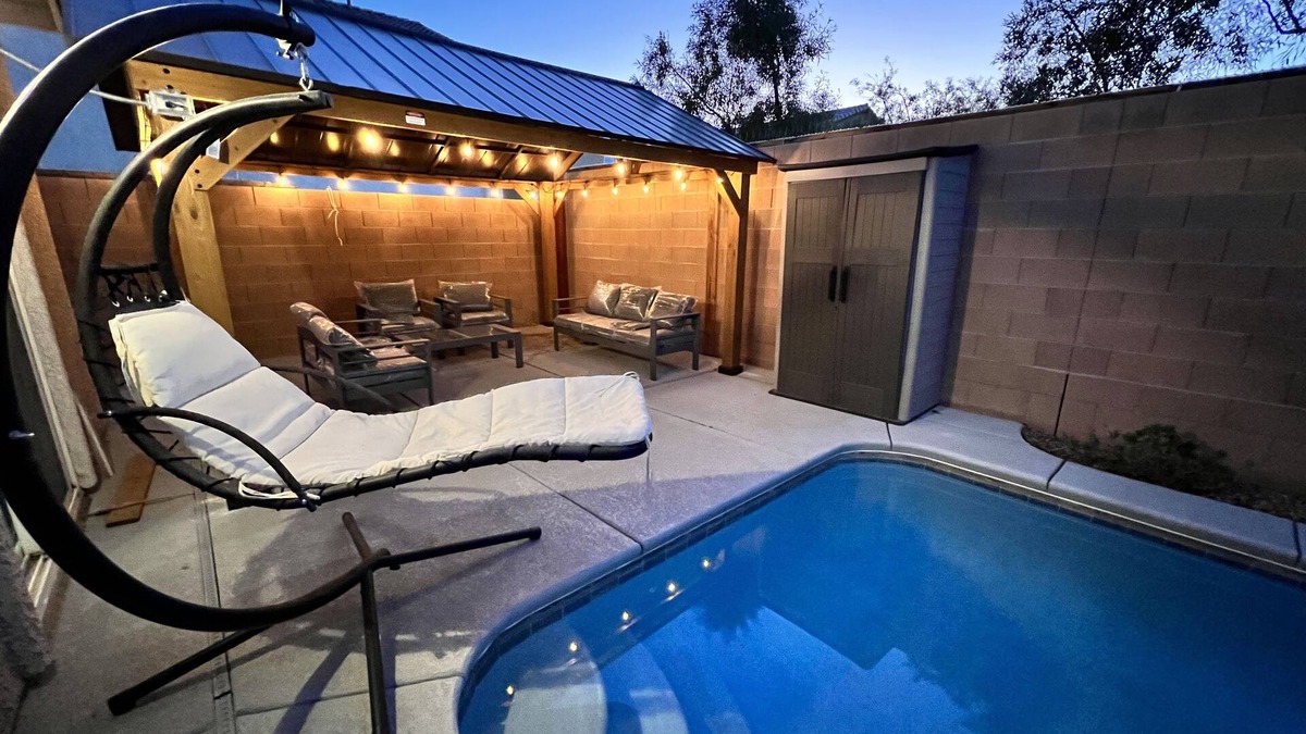 Enterprise House | Contemporary Family & Business Friendly House with Pool