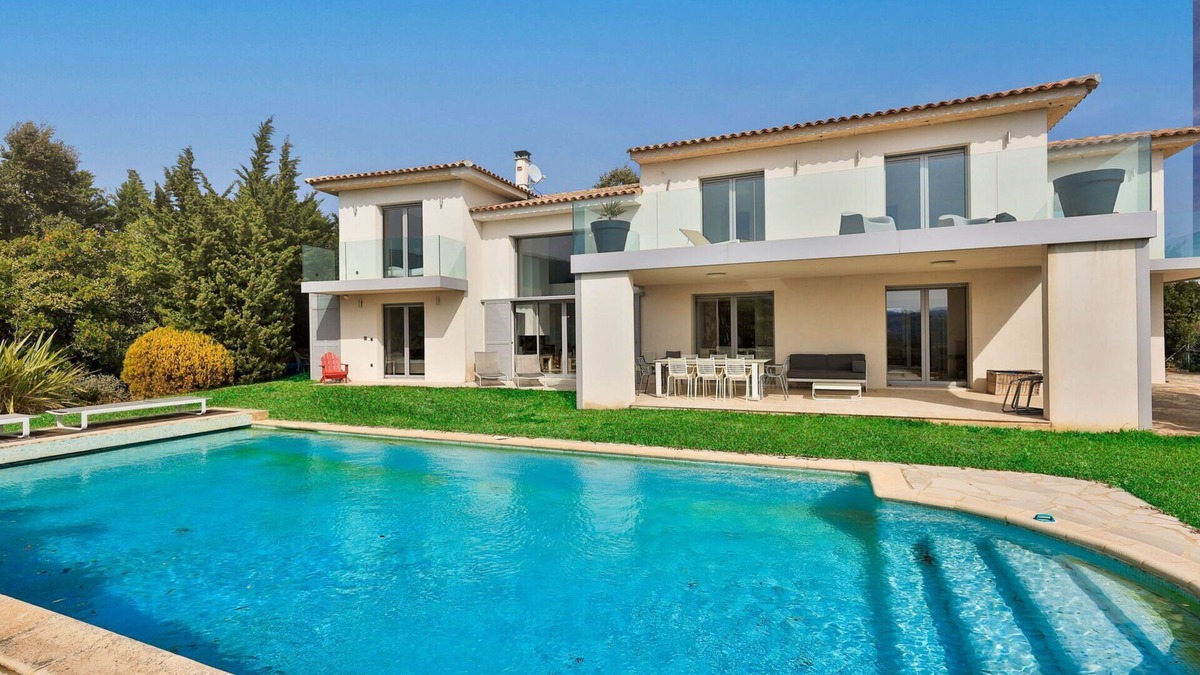 Cavalaire-sur-Mer Villa | Contemporary villa with panoramic sea view