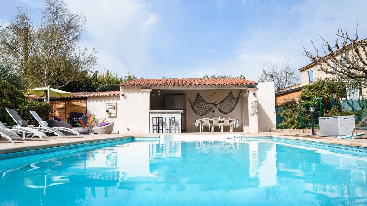 La Bouilladisse House | Contemporary house with jacuzzi