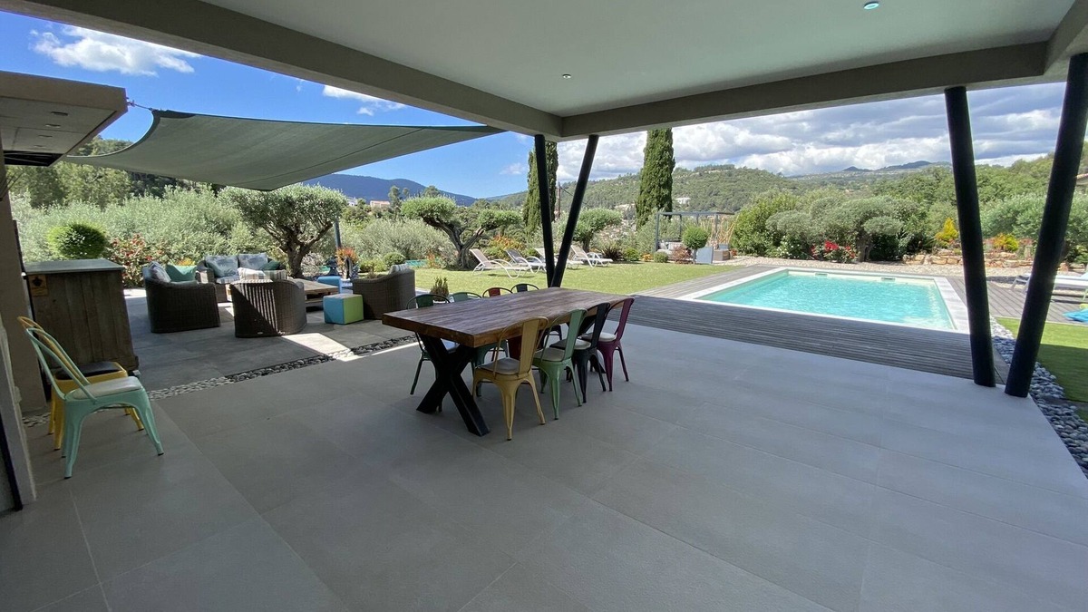 Sollies-Toucas House | Contemporary house 25 minutes from the beach
