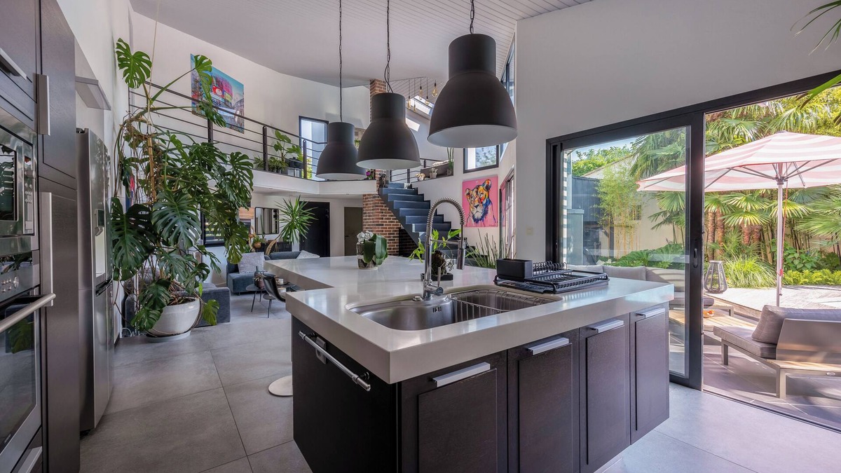 Lagord House | Contemporary house 180 M2 with swimming pool and jacuzzi tropical atmosphere