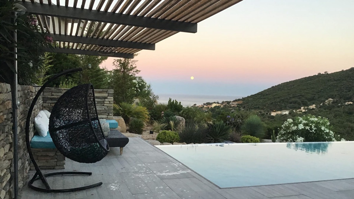 Conca House | Contemporary house, Swimming pool, 800m from the beach, secure residence, South Corsica