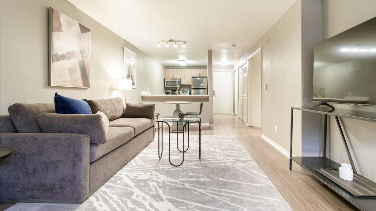 Belltown Apartment | Contemporary large 1BR, in unit Washer/Dryer, parking with all amenities!