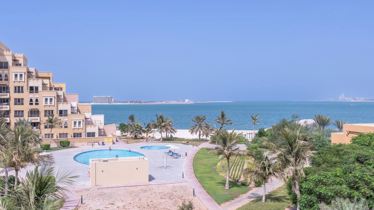 Bab Al Bahr Apartment | Contemporary Living by The Sea 2BD New Listing