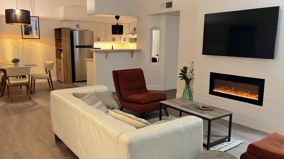 Gibson Springs Condo | Contemporary luxurious Condo with Mountain View’s in Henderson . WiFi, Roku TV.