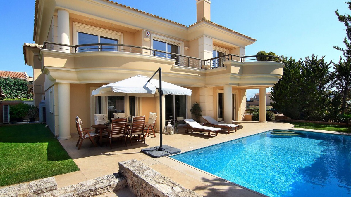 Varkiza Villa | Contemporary luxury villa with eclectic design a few steps away from Varkiza bay