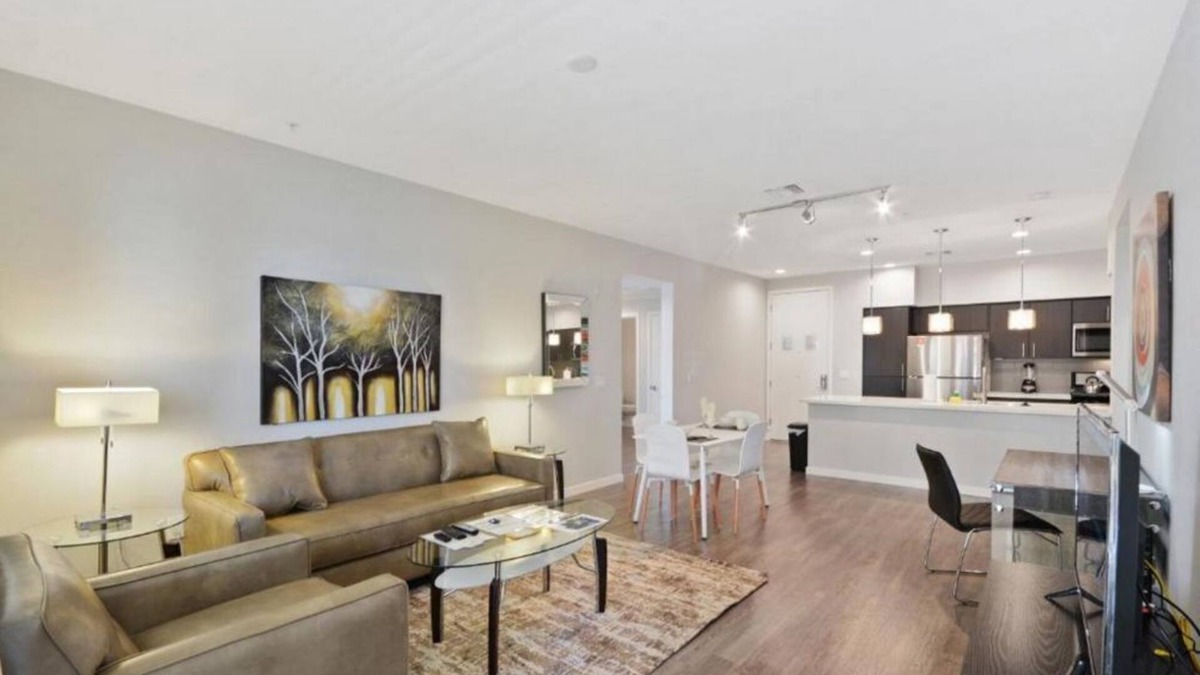 Menlo Park Condo | Contemporary Menlo Park Living with Pool