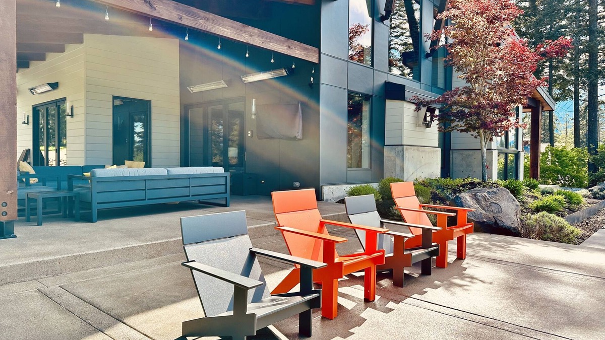 Cle Elum House | Contemporary Mountain Digest with views, privacy, and fun for the whole family