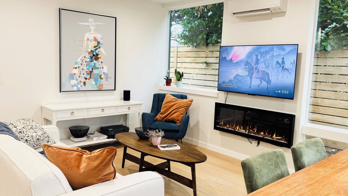 Greenwood House | Contemporary new 2-bedroom house in Greenwood area, Seattle with WiFi, AC