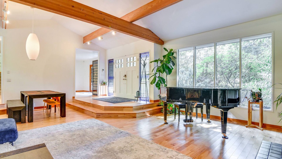 Sylvan-Highlands House | Contemporary Portland Retreat w/Forest Views