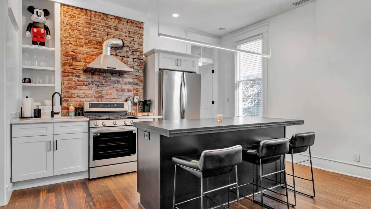 Tyler Park Apartment | Contemporary Stay in Louisville's Vibrant Location