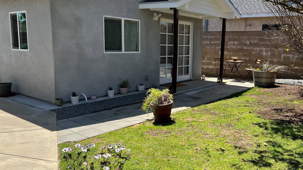 West Torrance Apartment | Contemporary Studio Close to Beach