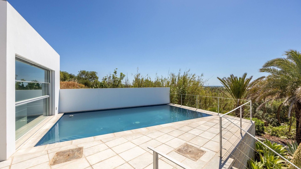 Santo Estevao Villa | Contemporary Tavira Villa | 2 Bedrooms | Casa Henna | Modern Furnishings