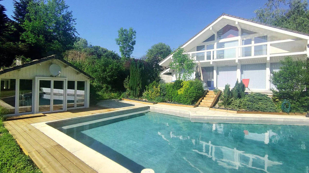 Rumilly Villa | Contemporary villa with pool, spa and sauna in the heart of unspoilt nature